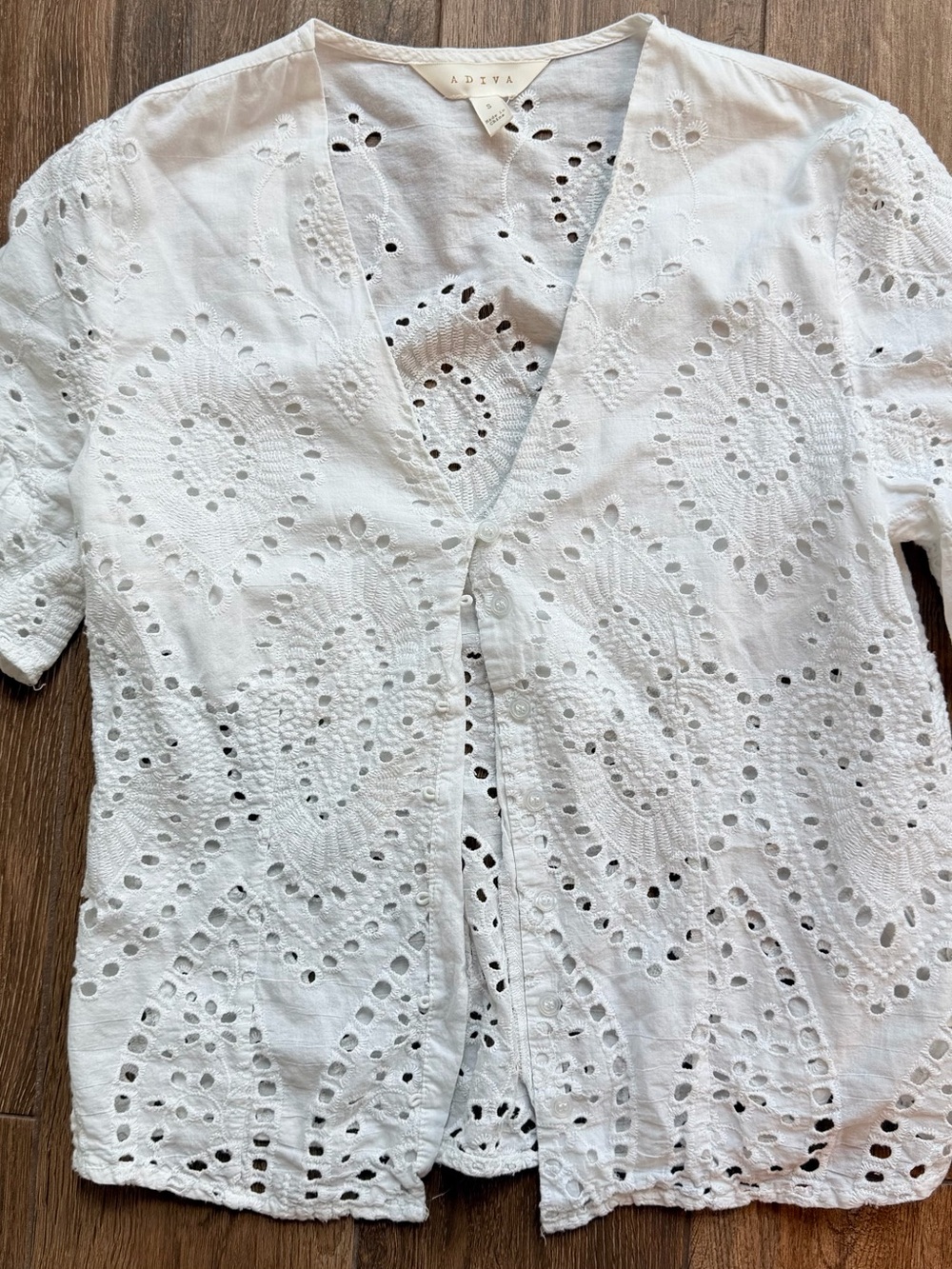 Adiva White Eyelet V-Neck Cotton Tunic